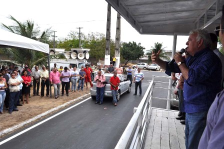 Inauguração_do_Asfalto_no_Bairro_Jocquim_Clube,_na_av_P aulo_Afondo_(6)