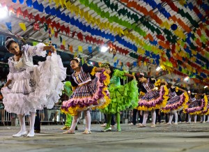 0806FestPMJPQuadrilhasJuninas2014_RafaelPassos-12-300x218.jpg image